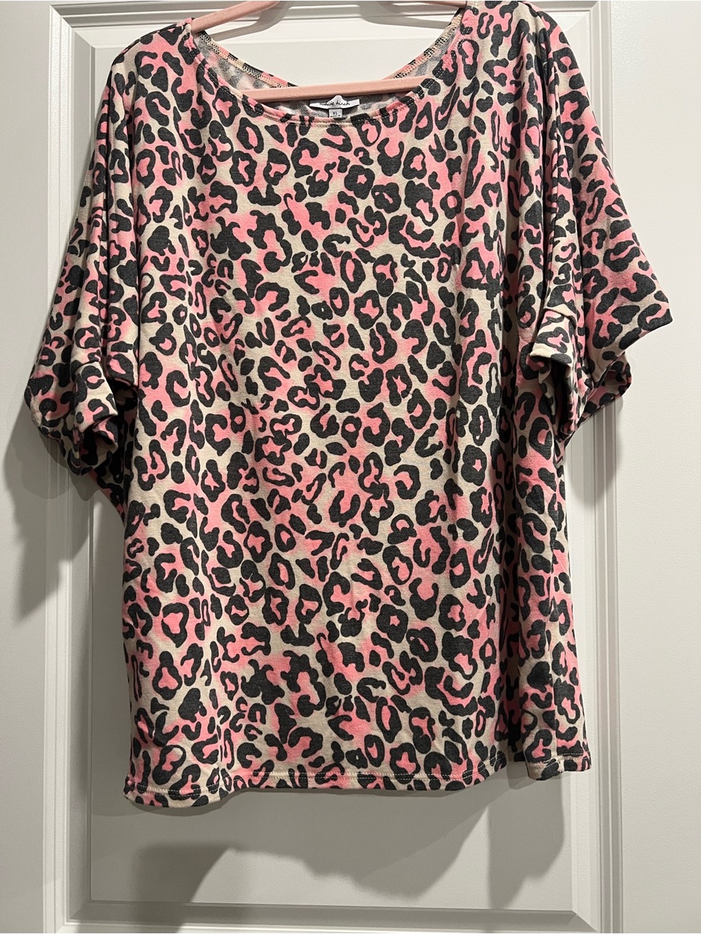 white birch Pink and Black Leopard Print Short Dolman Sleeve Tee